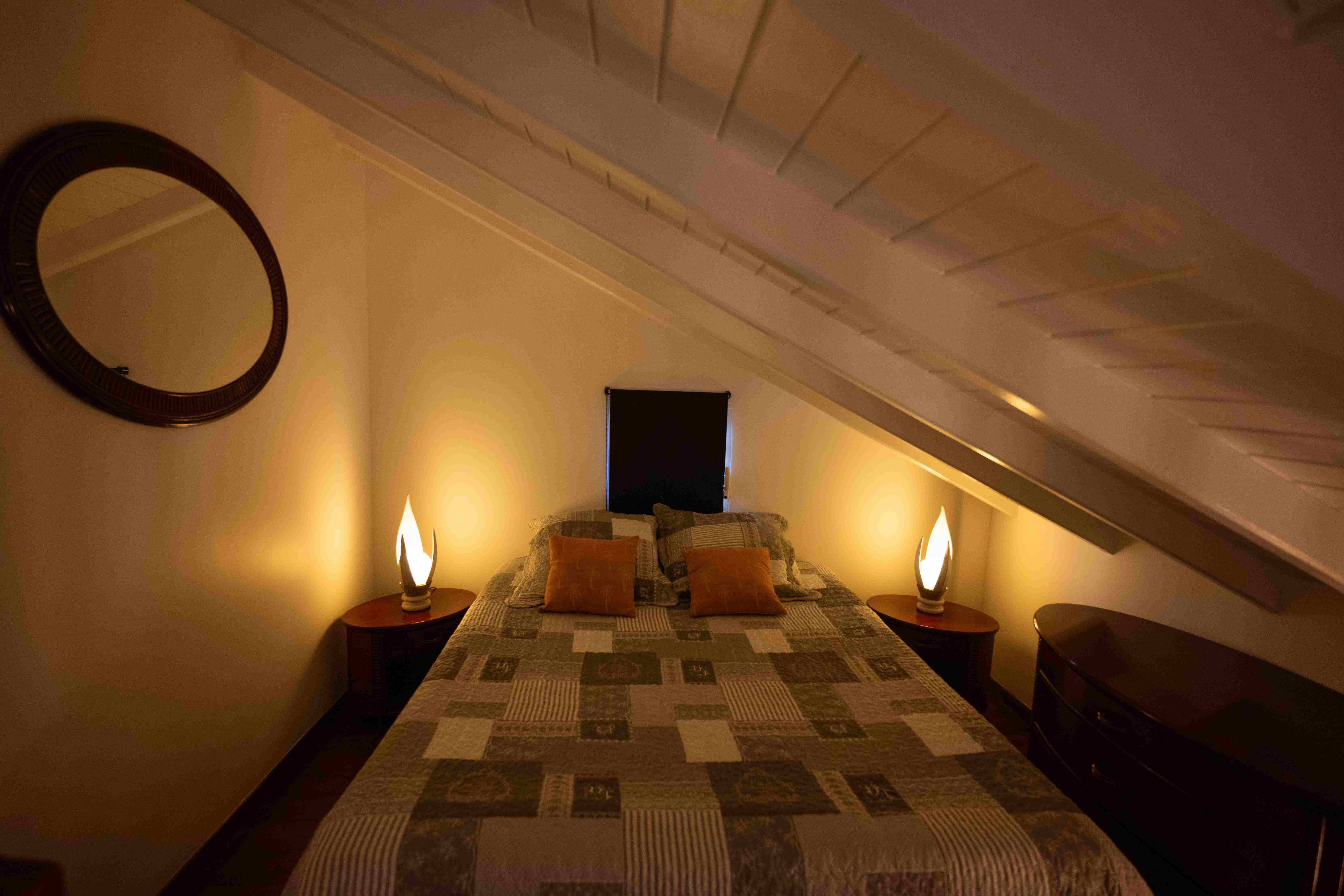 Chambre en mezzanine de la maison annexe 'Antilles'