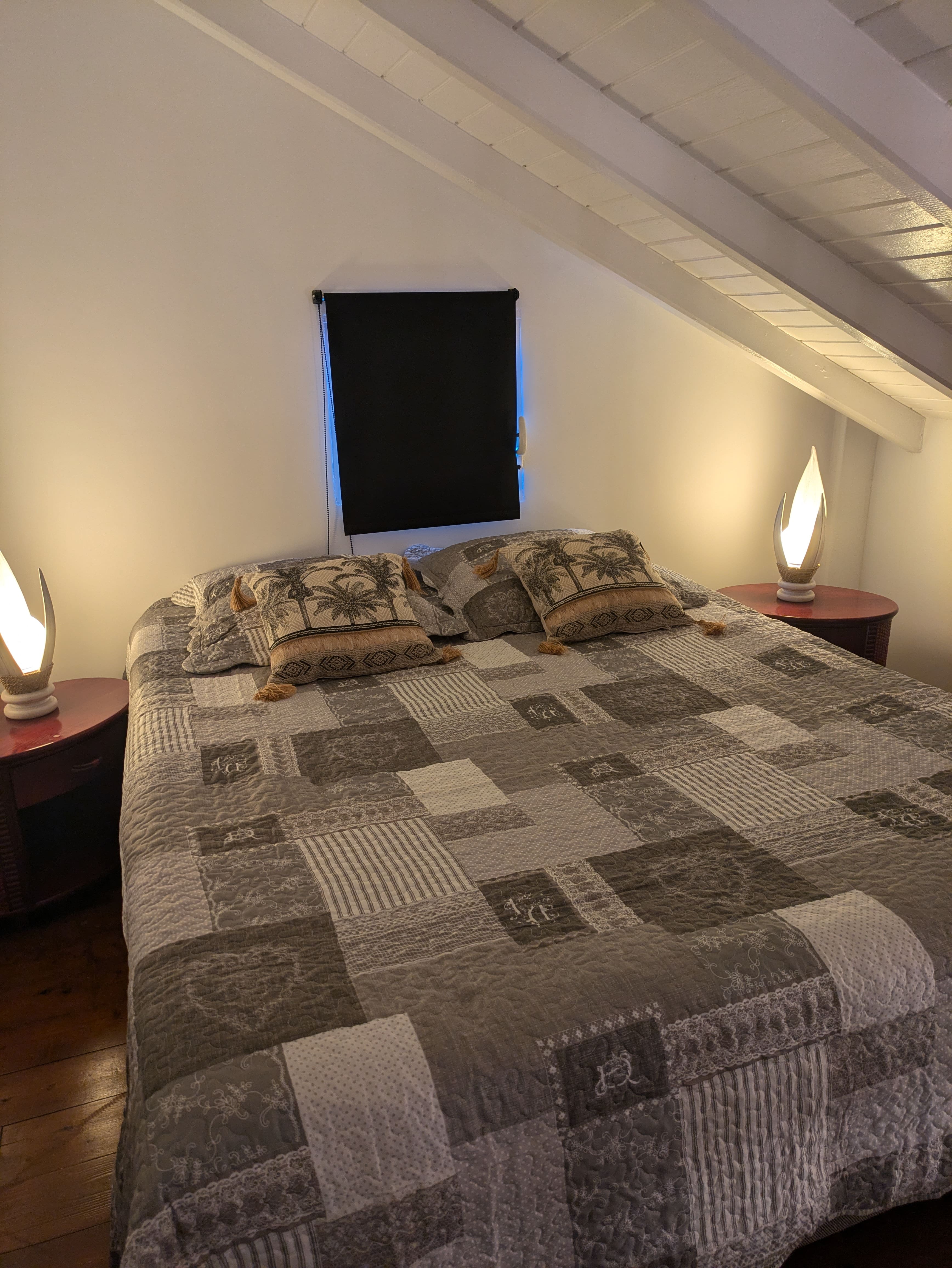 Chambre en mezzanine maison annexe 'Antilles'