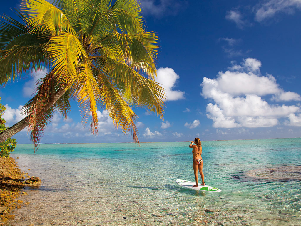Personne faisant du paddle à la plage de Grande Anse