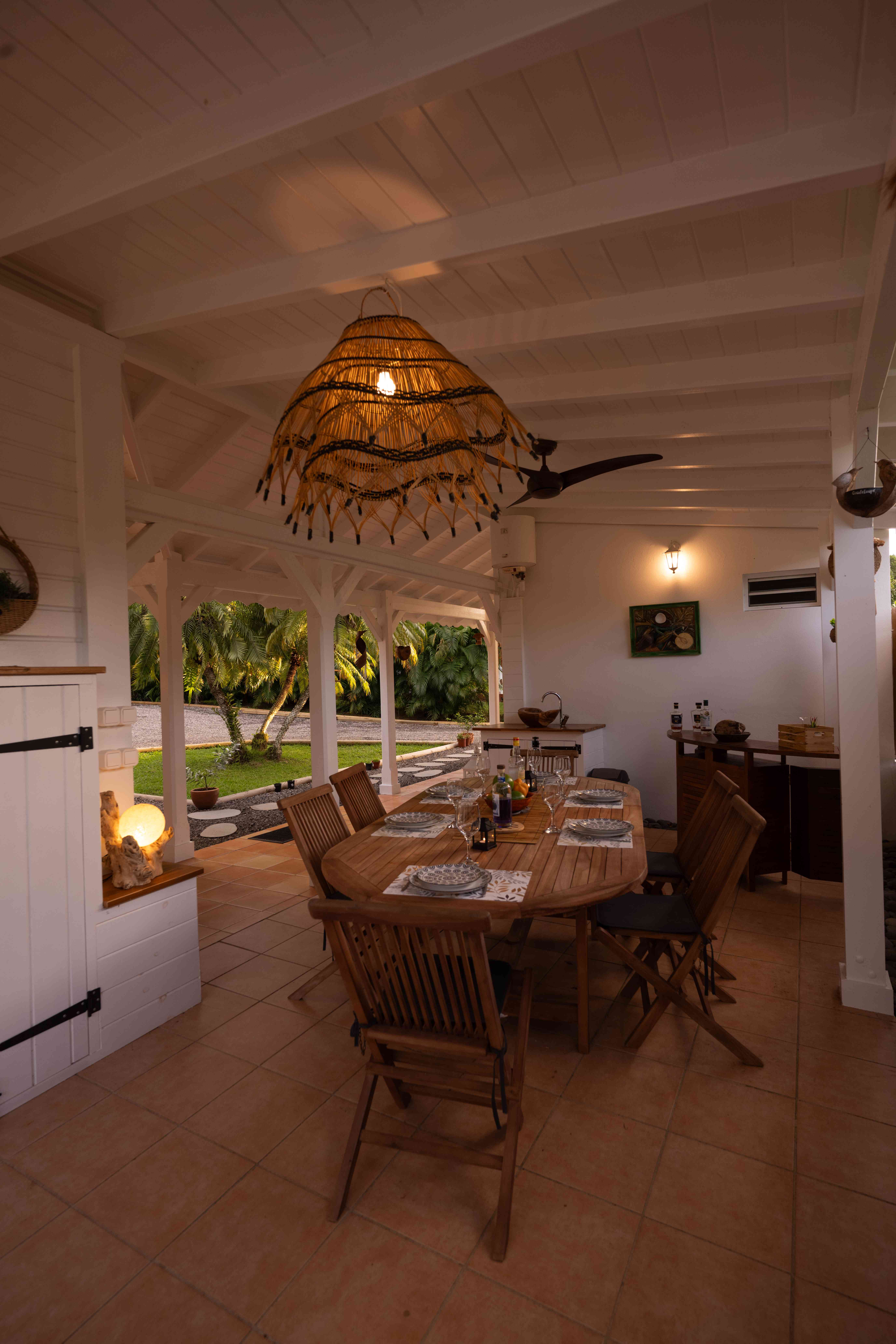 Premier salon extérieur