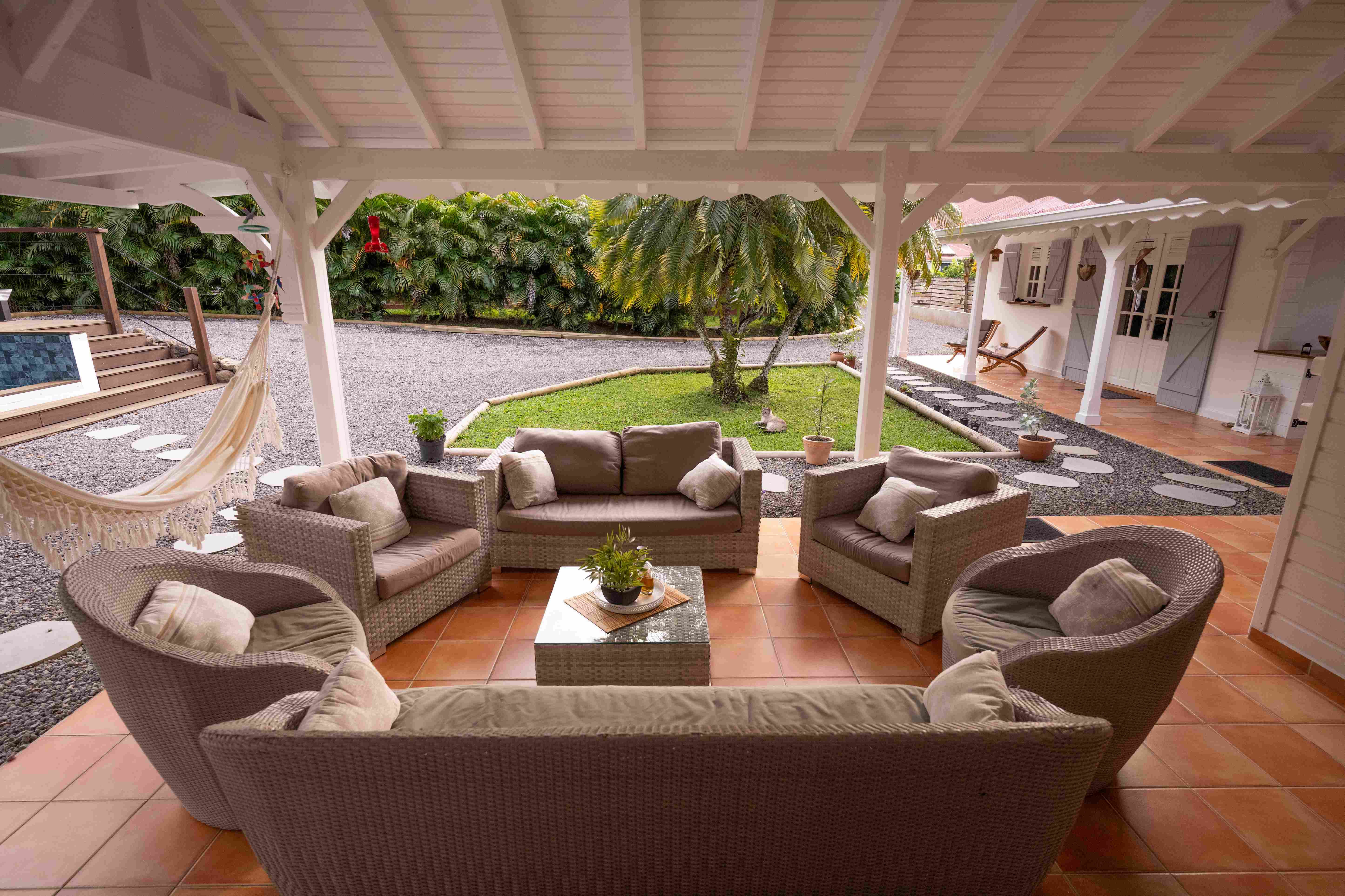 Deuxième salon extérieur