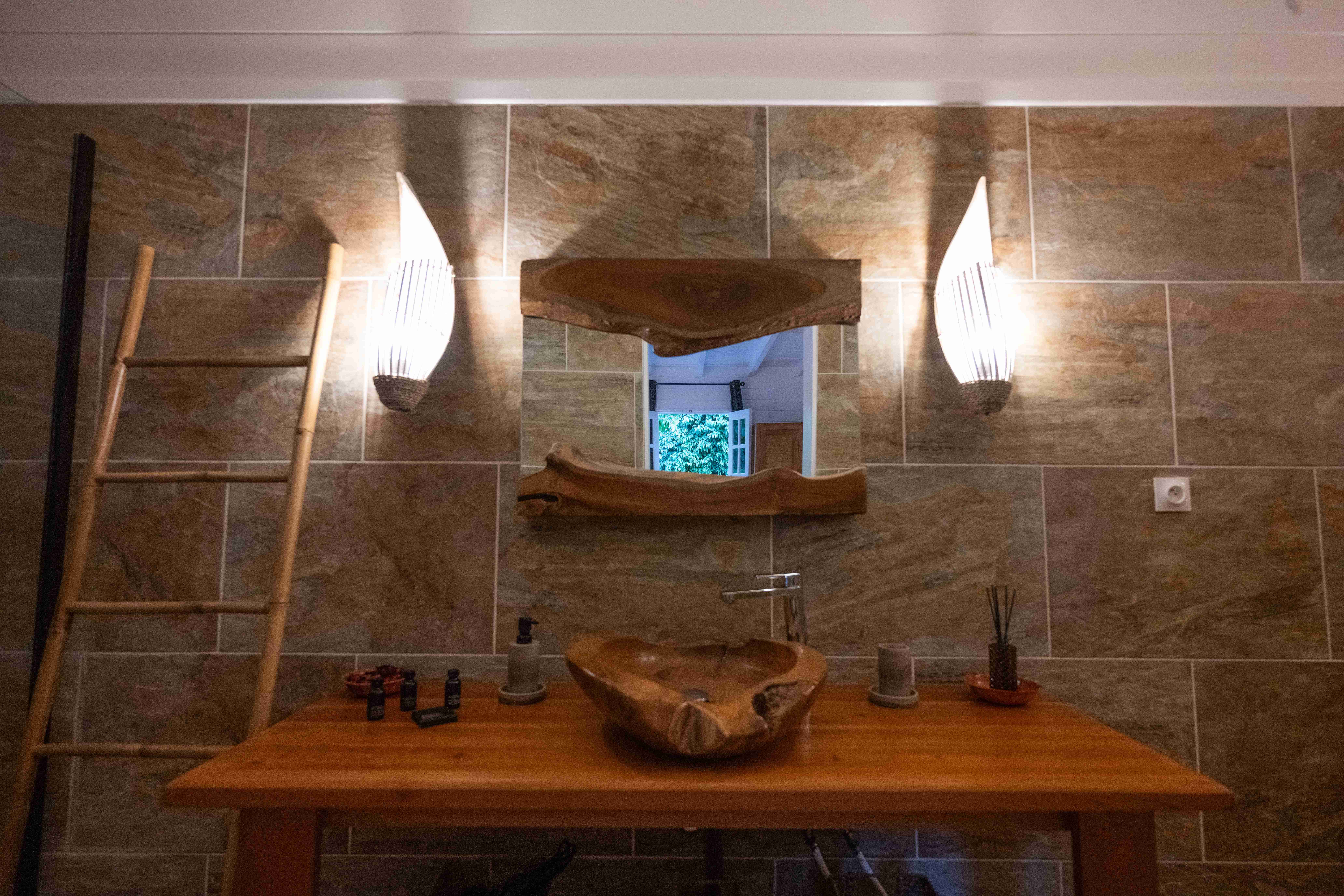 Salle de bain de la suite 'Afrique'