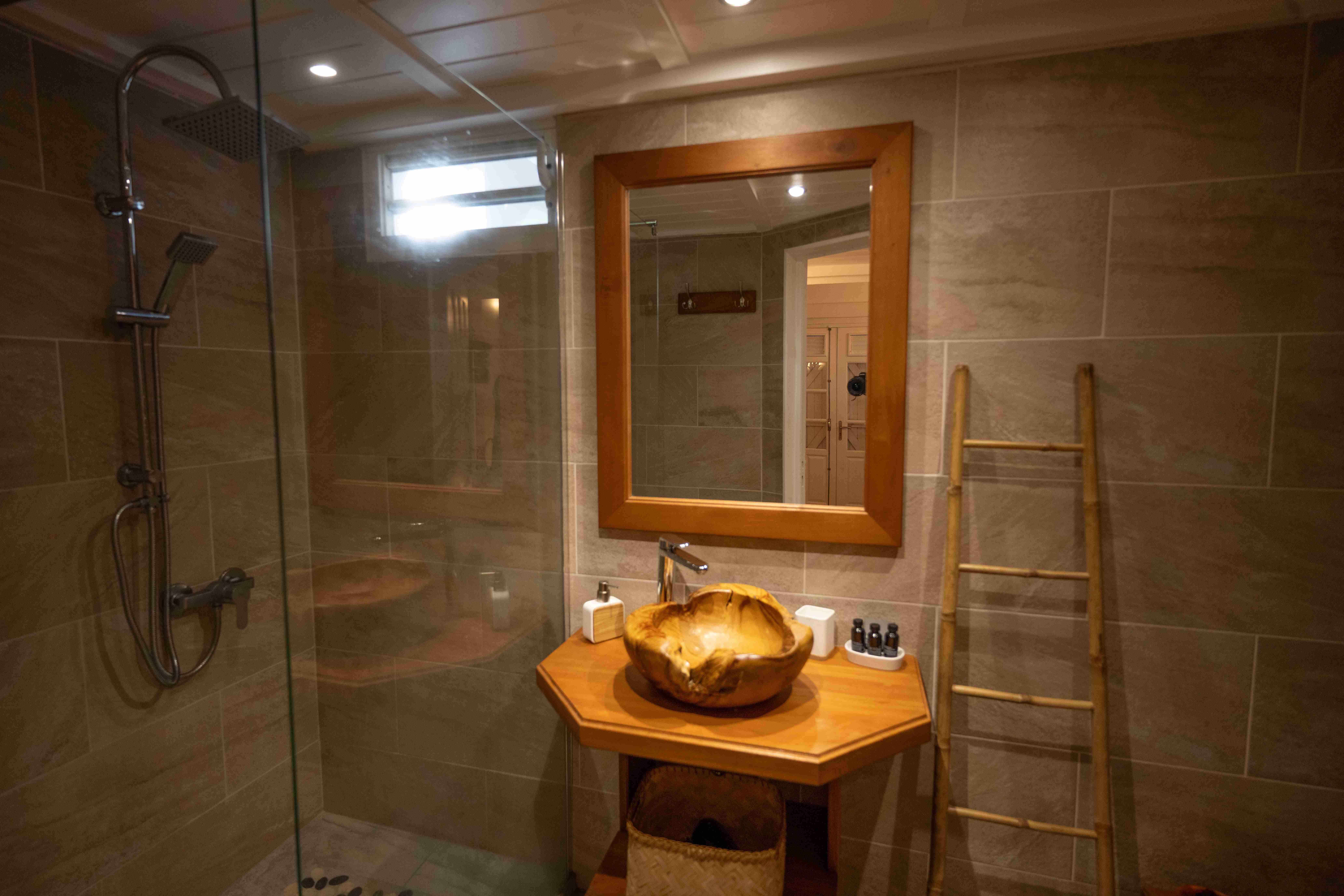 Salle de bain de la maison annexe 'Antilles'